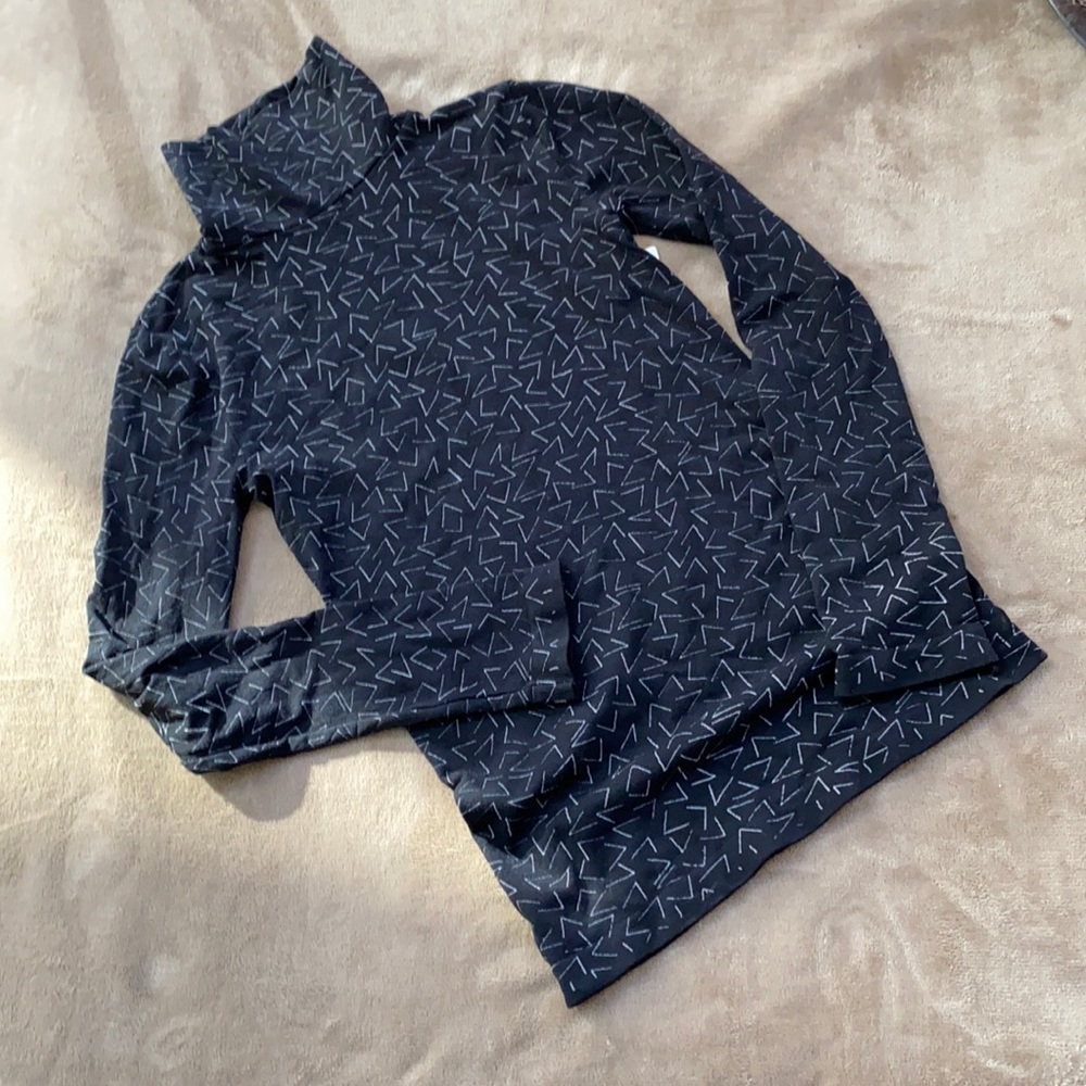 Blk long sleeve mock neck top